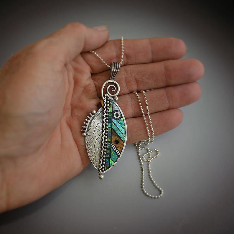 Argent Collier magnifique au style unique