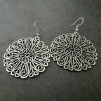 Argent Boucle d'oreille artisanal délicat