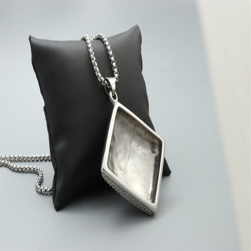 Collier classique au charme intemporel