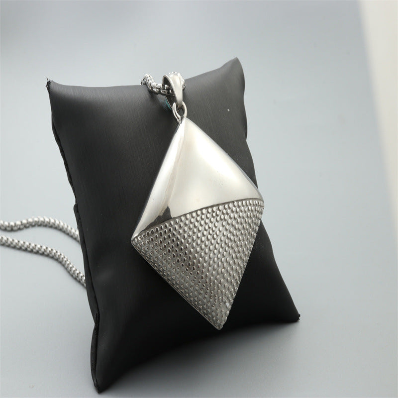 Collier classique au charme intemporel