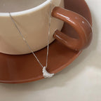 Collier classique au charme intemporel