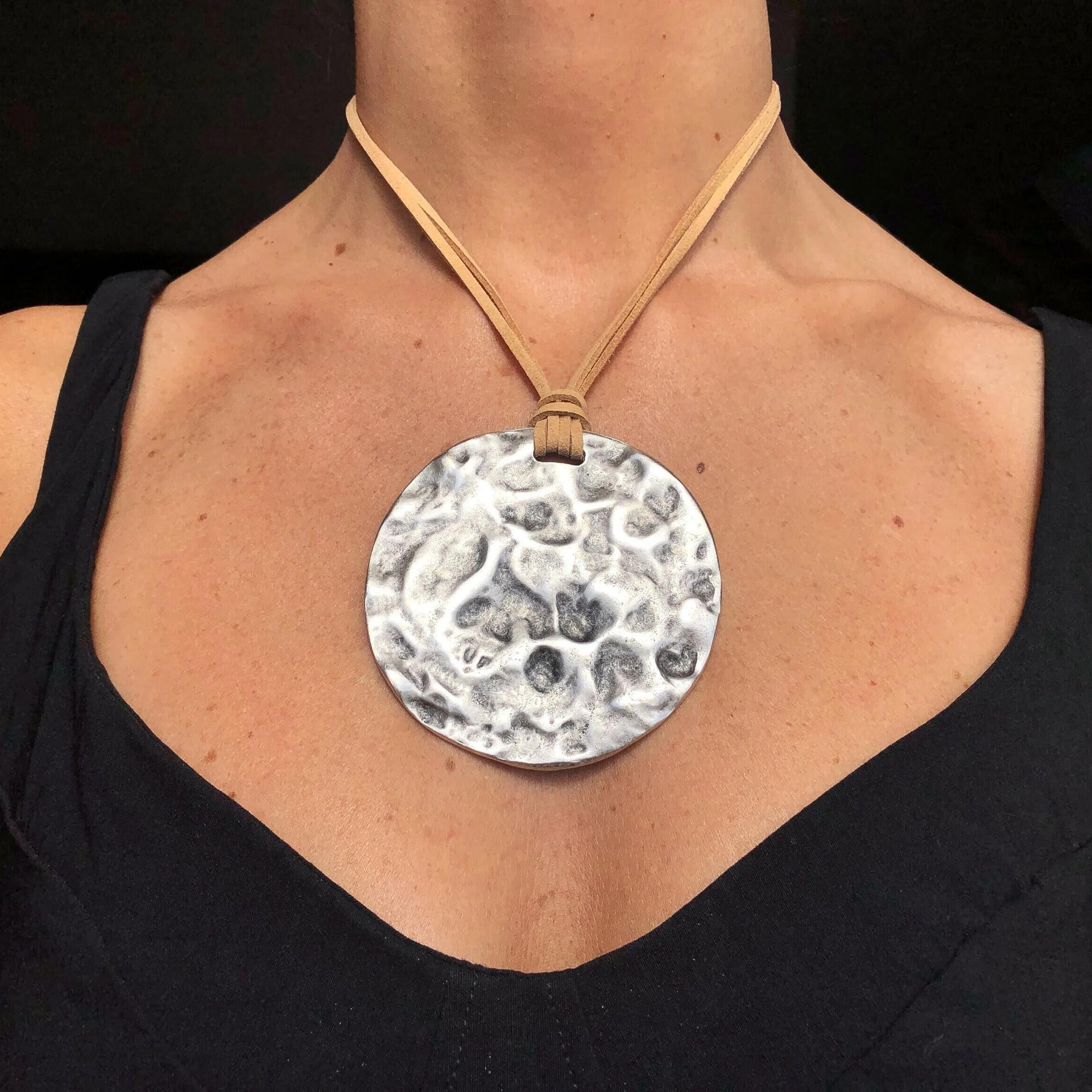 Argent Collier magnifique au style unique