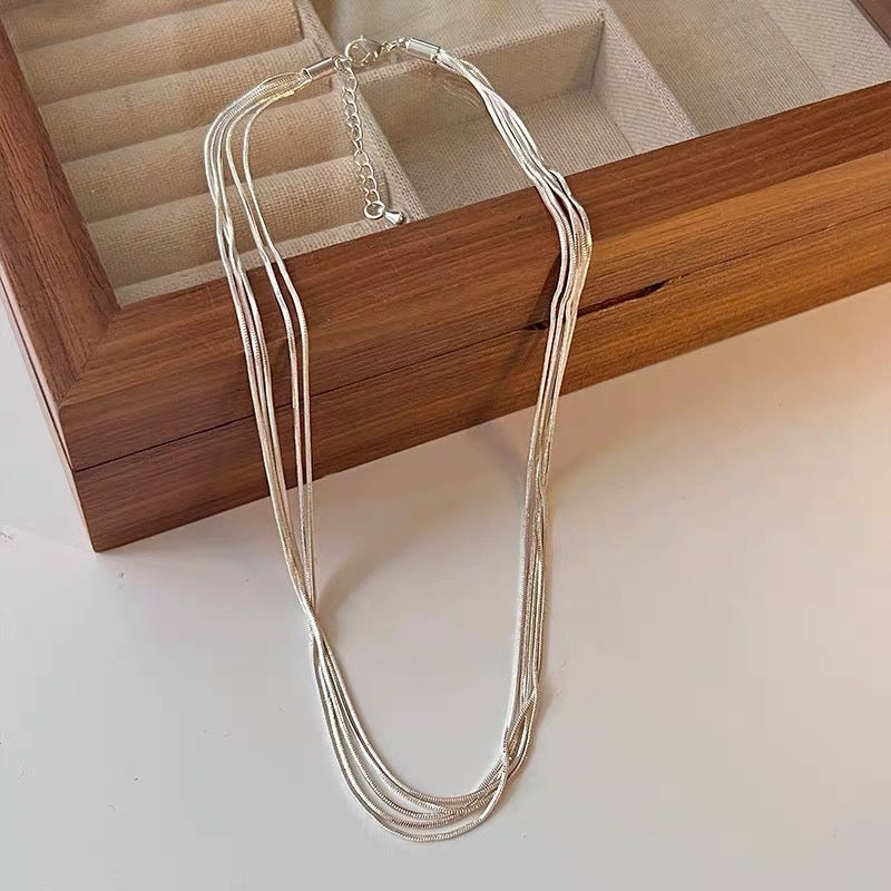 Argent Collier magnifique au style unique