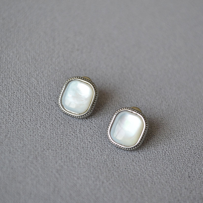 Argent Boucle d'oreille artisanal délicat