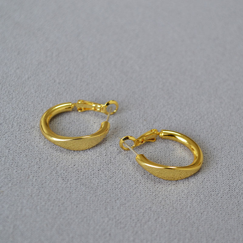 Argent Boucle d'oreille artisanal délicat