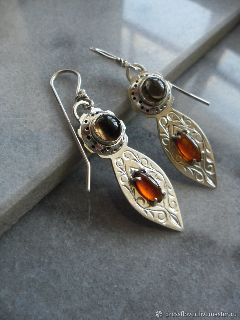 Argent Boucle d'oreille artisanal délicat