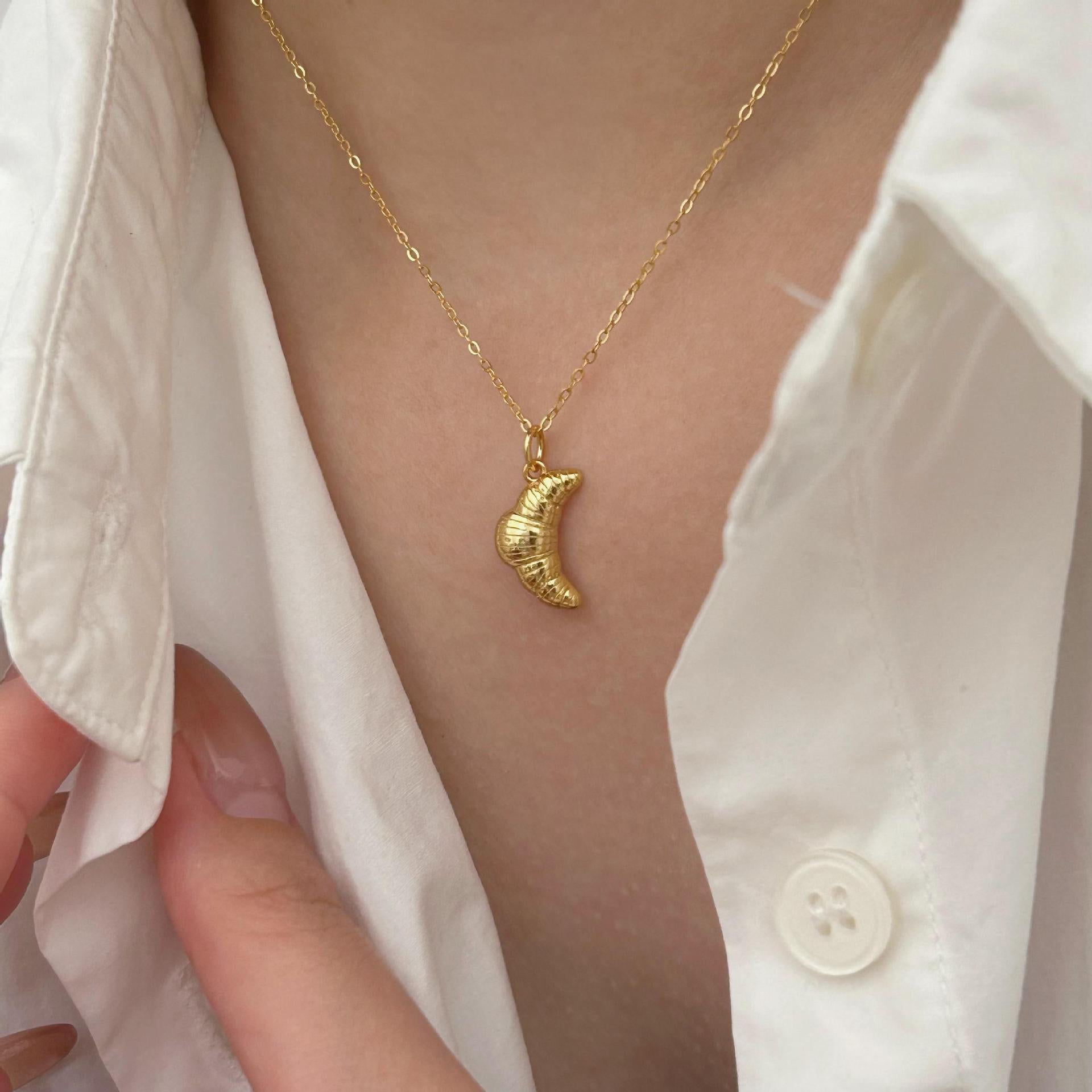 Collier classique au charme intemporel