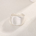 Bague classique au charme intemporel