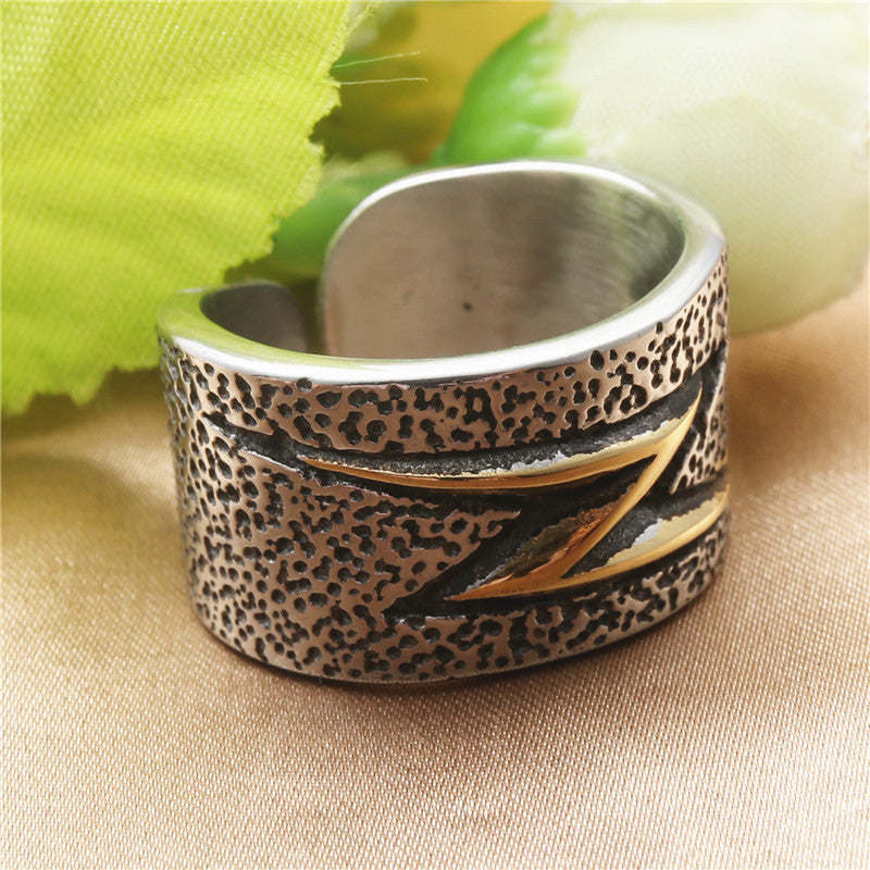 Bague magnifique au style unique