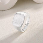 Bague classique au charme intemporel