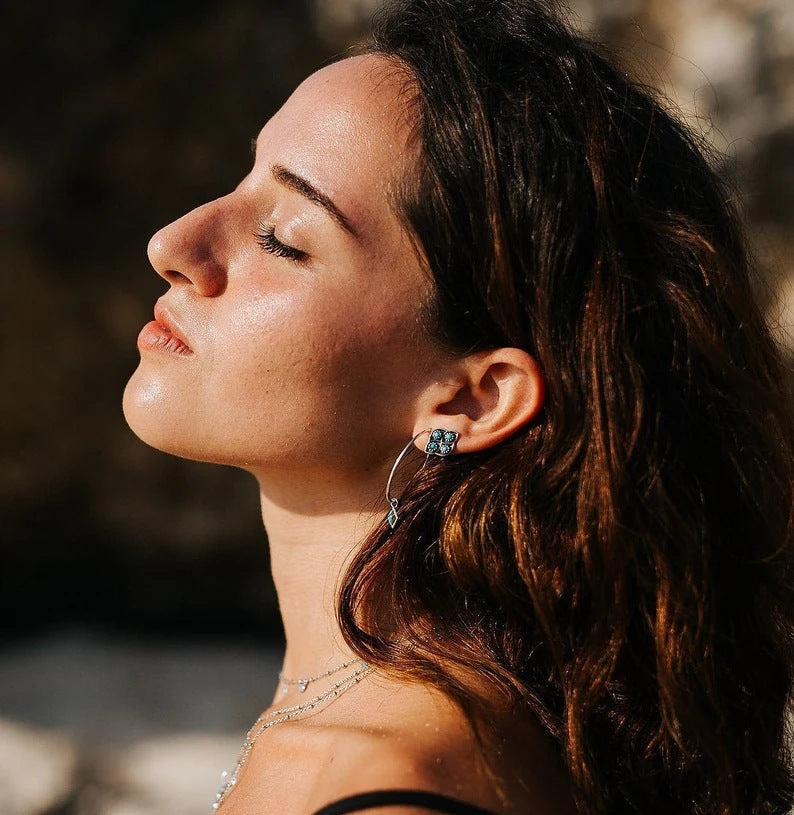 Argent Boucle d'oreille artisanal délicat