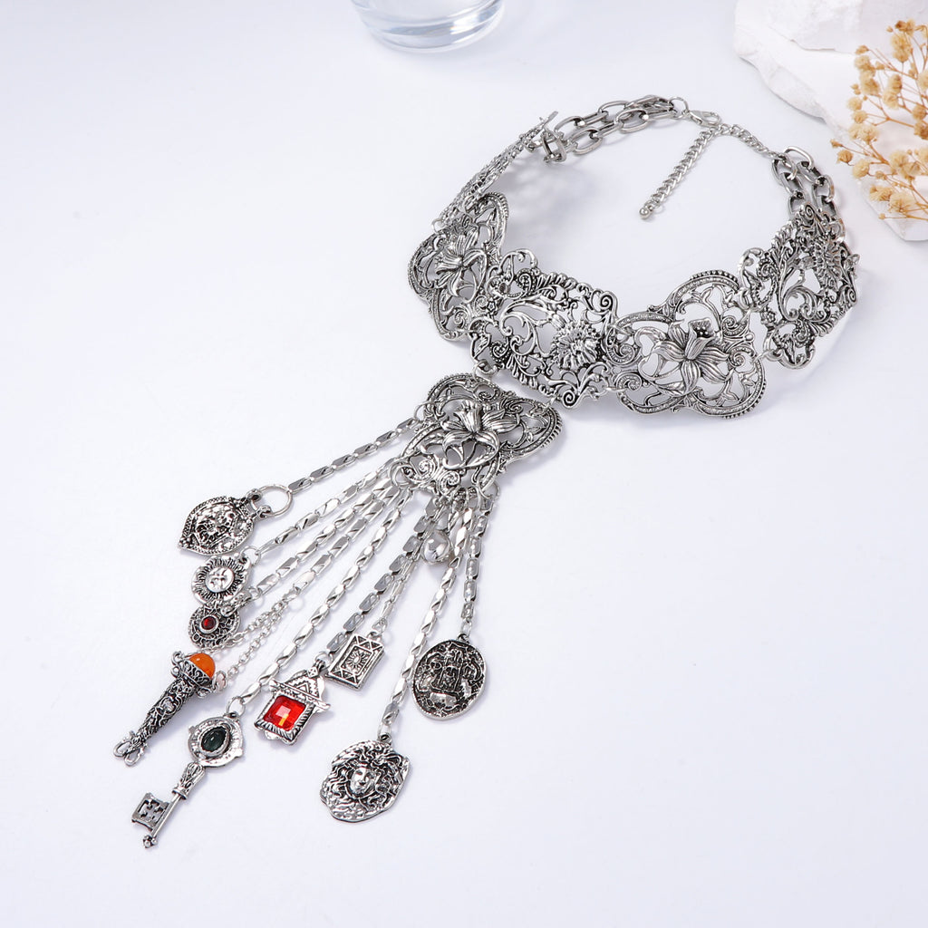 Argent Collier magnifique au style unique