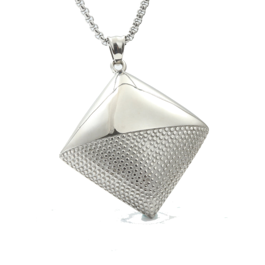 Collier classique au charme intemporel