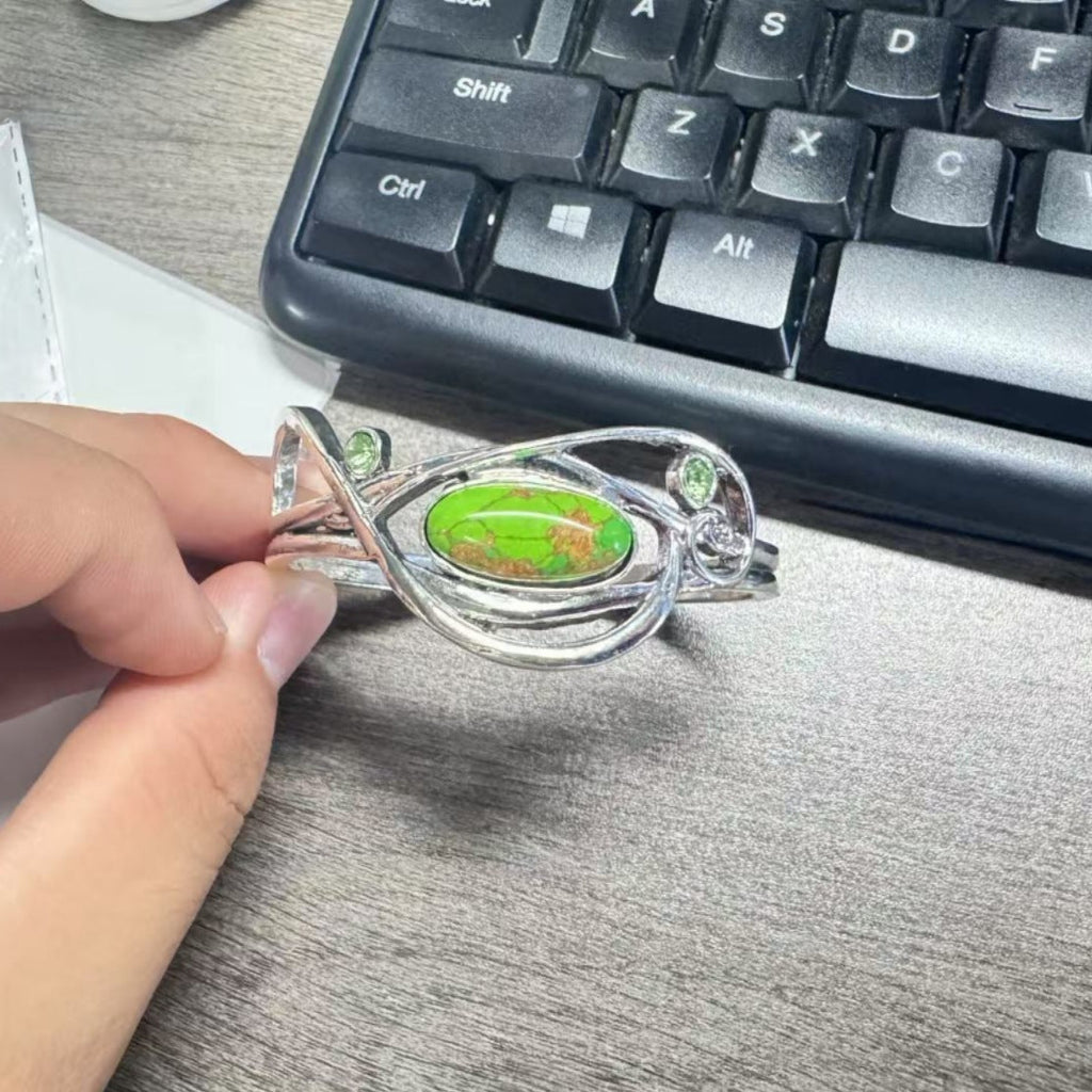 A Must-Have - Boucle d'oreille artisanal délicat