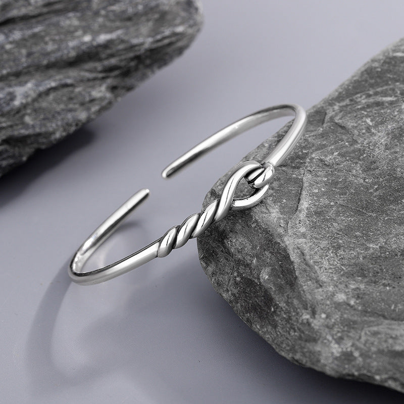 Bracelet classique au charme intemporel