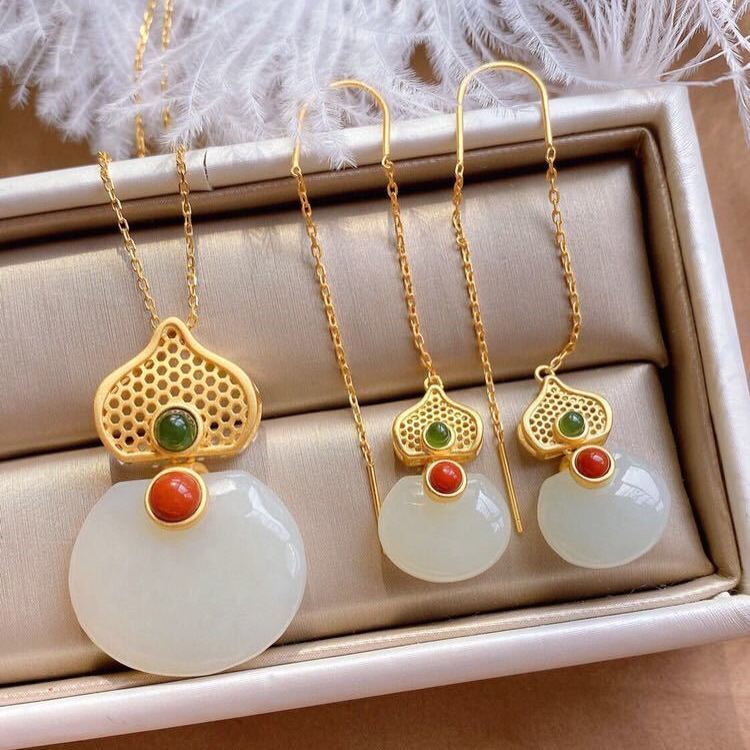 Argent Boucle d'oreille artisanal délicat