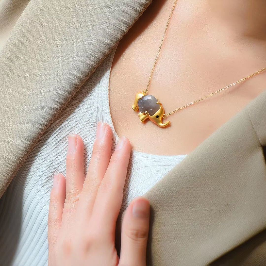 Argent Collier magnifique au style unique