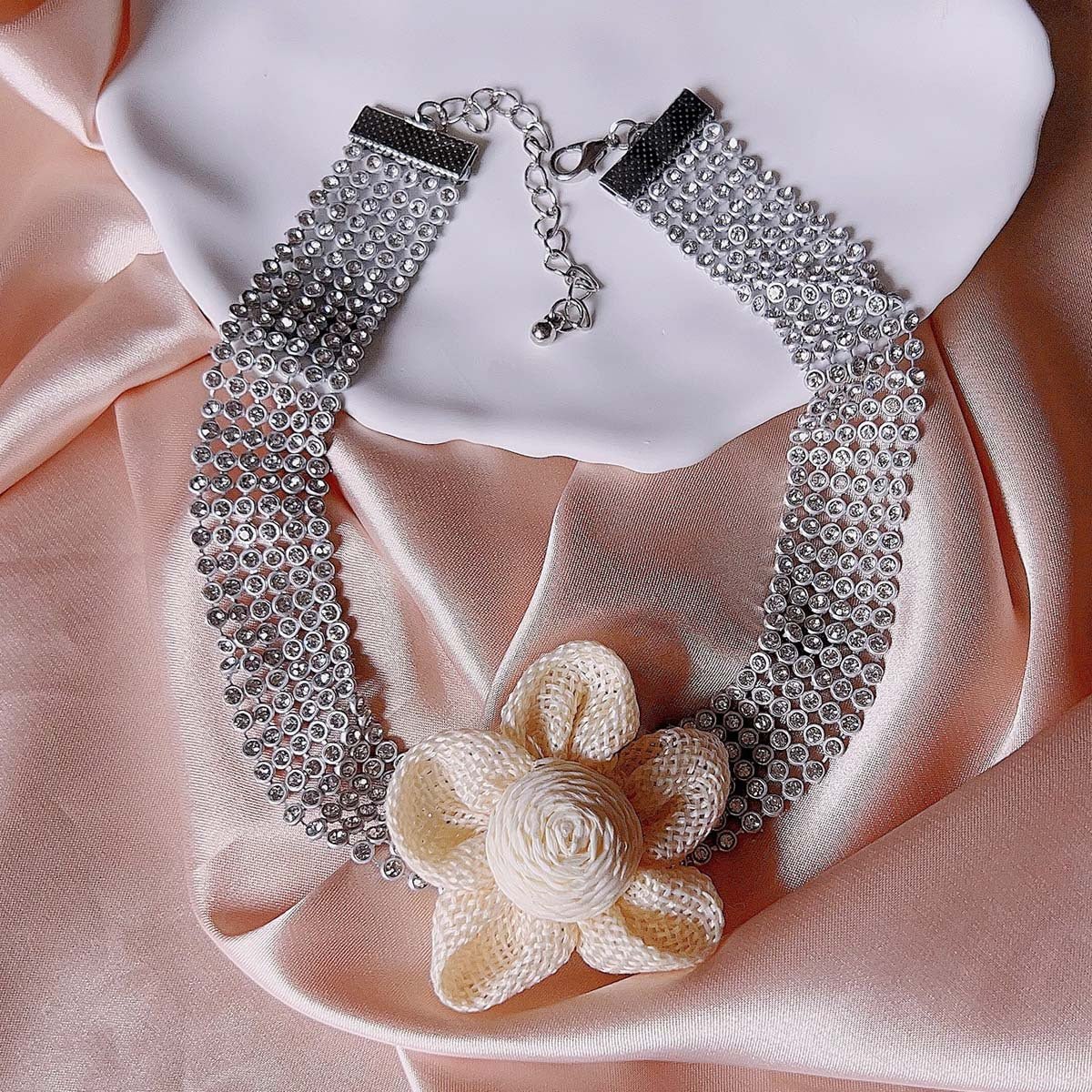 Collier artisanal délicat