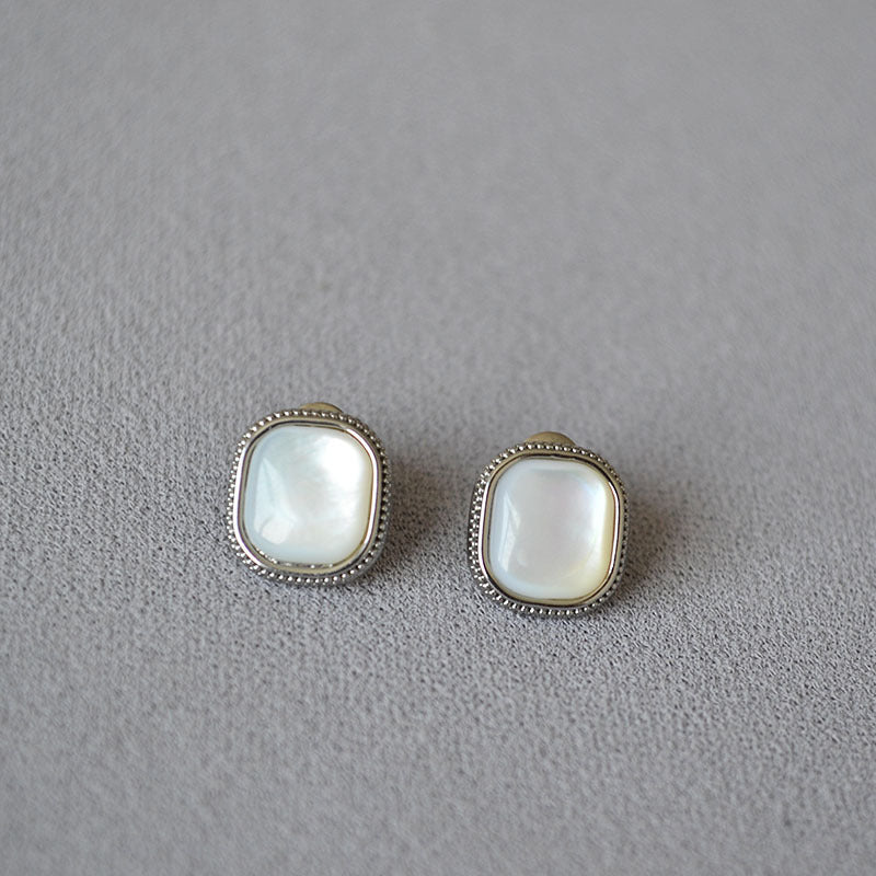 Argent Boucle d'oreille artisanal délicat