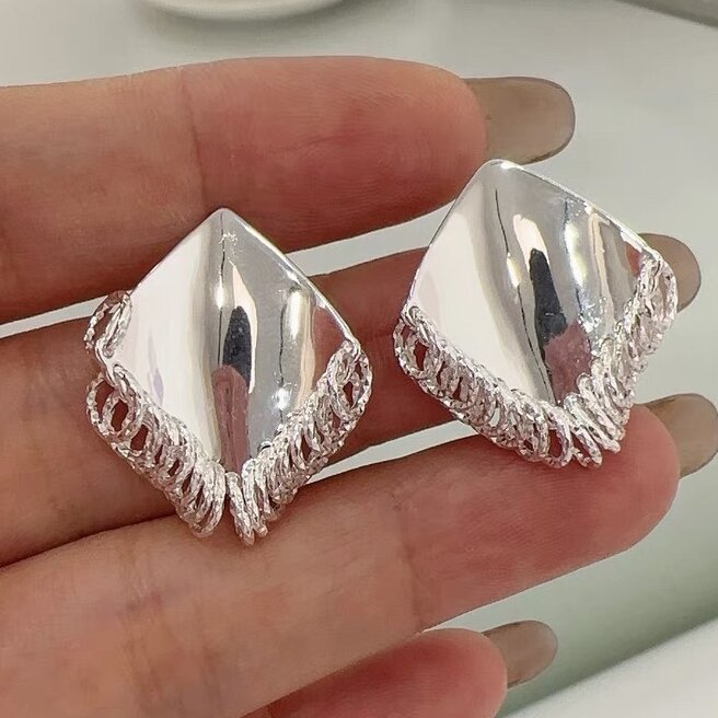 Argent Boucle d'oreille artisanal délicat