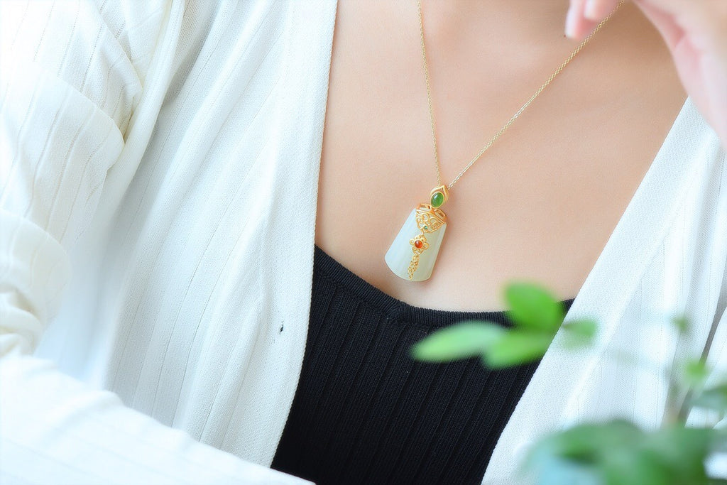 Argent Collier magnifique au style unique