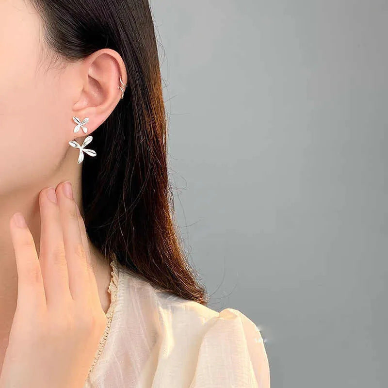 Argent Boucle d'oreille artisanal délicat