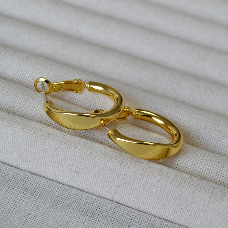 Argent Boucle d'oreille artisanal délicat