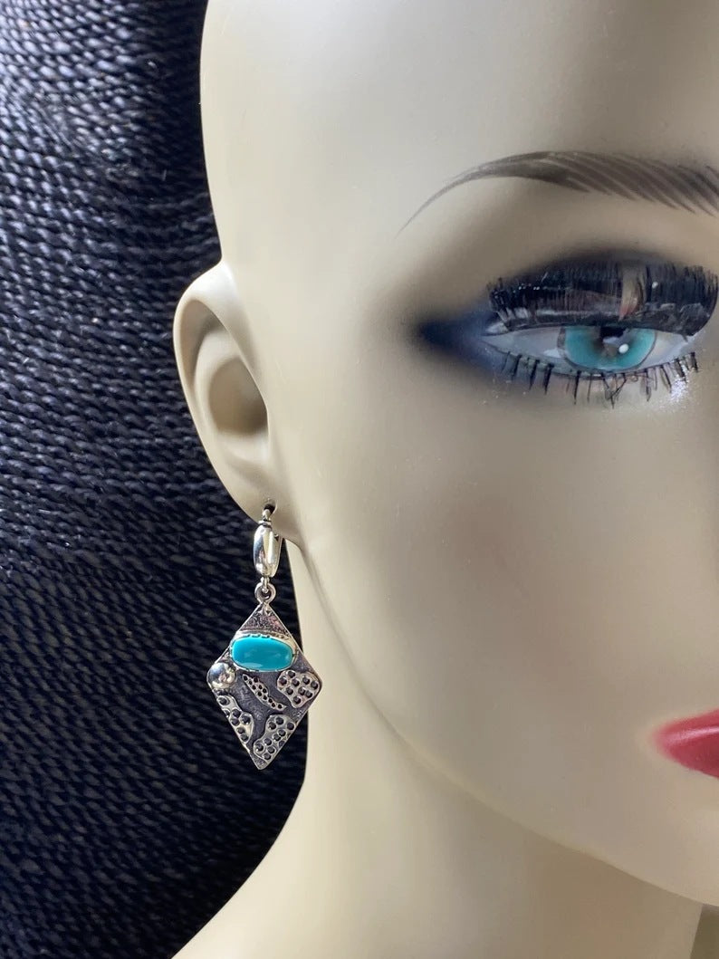 Argent Boucle d'oreille artisanal délicat