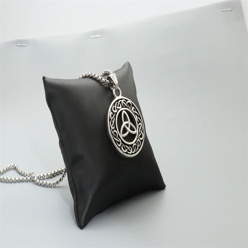 Collier classique au charme intemporel