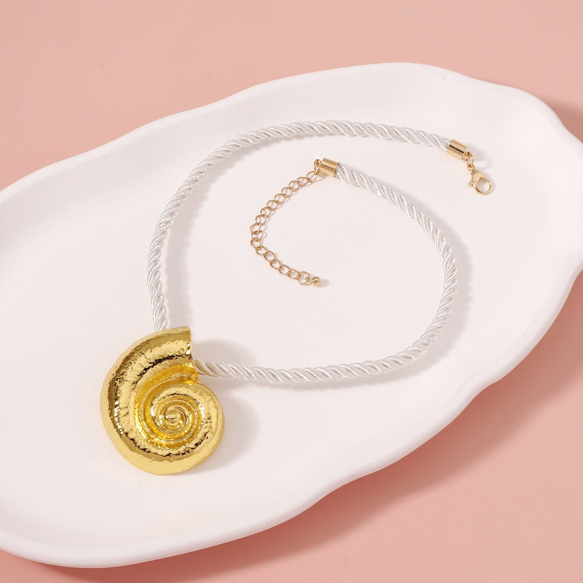 Collier artisanal délicat