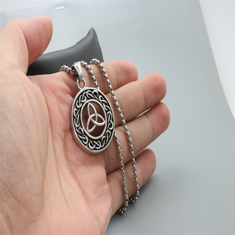 Collier classique au charme intemporel