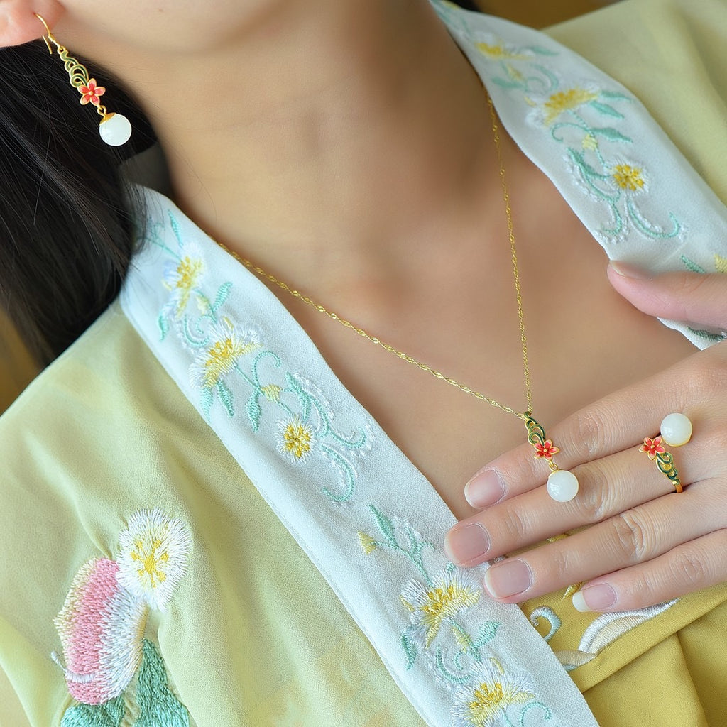 Argent Collier magnifique au style unique