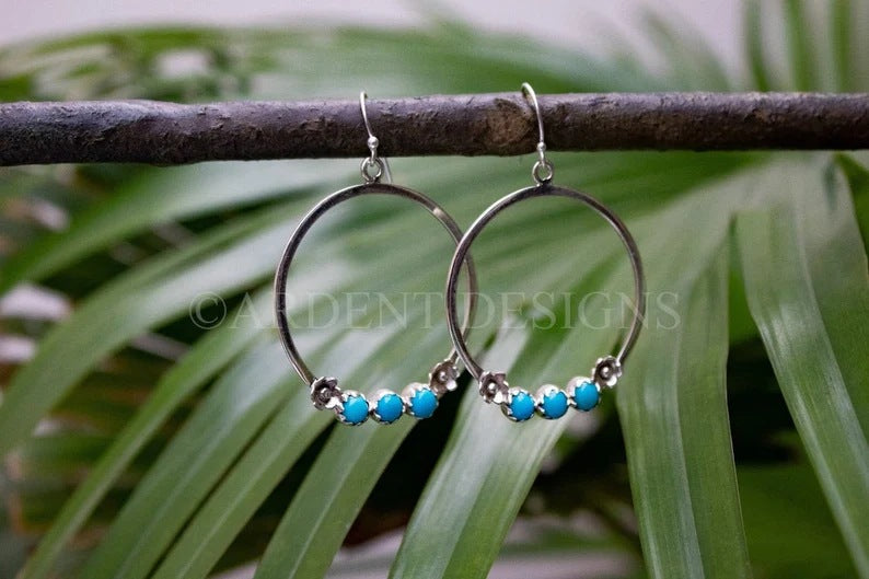 Argent Boucle d'oreille artisanal délicat