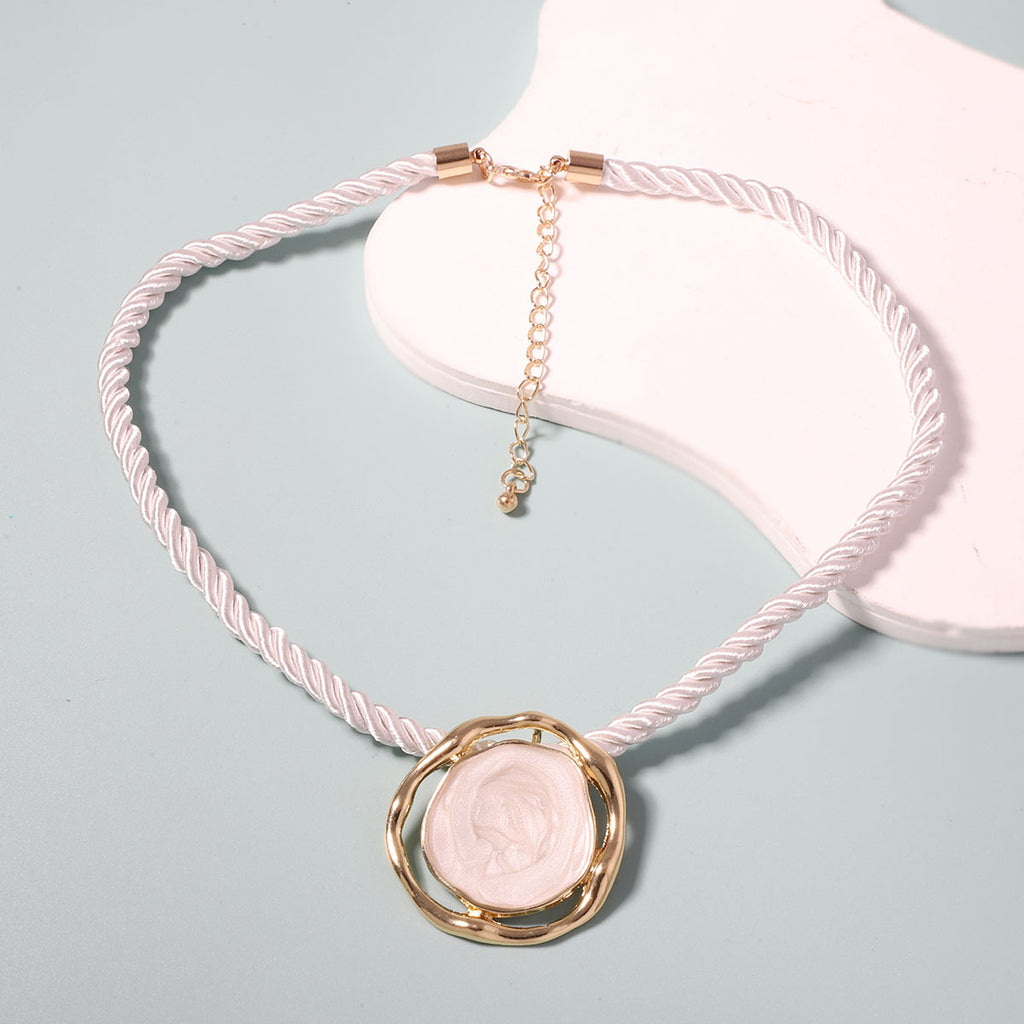 Collier artisanal délicat