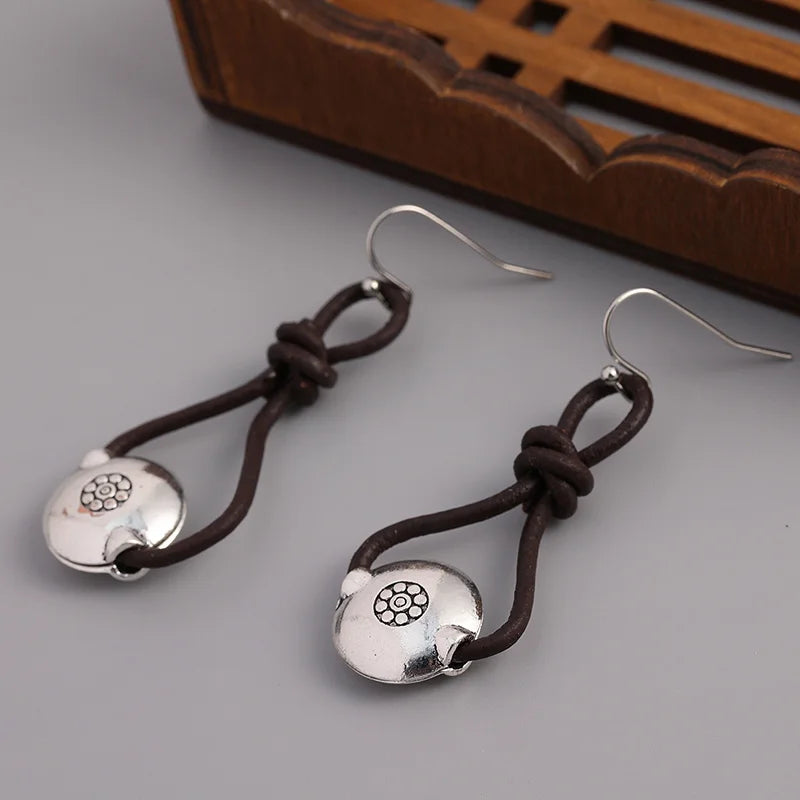 Argent Boucle d'oreille artisanal délicat