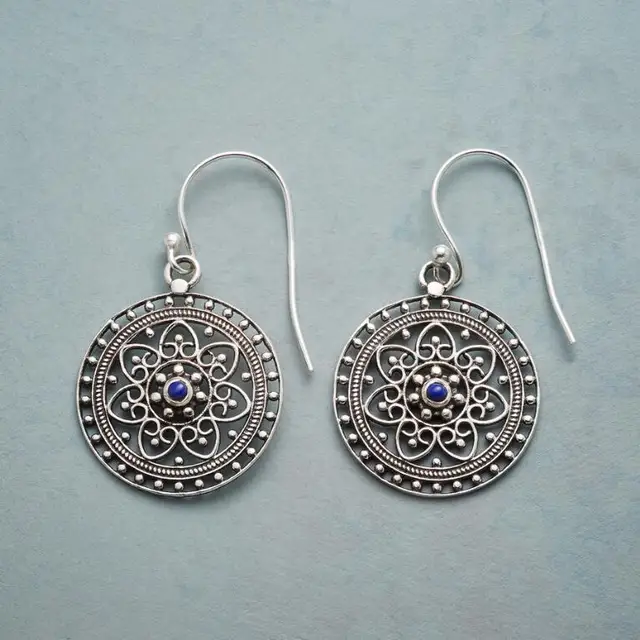 Argent Boucle d'oreille artisanal délicat