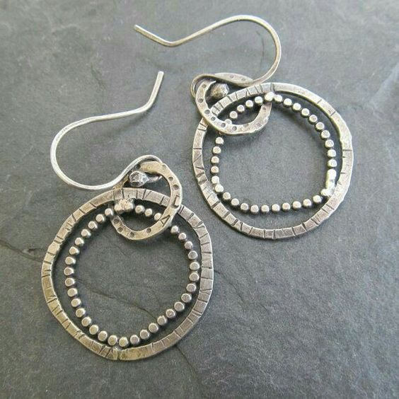 Argent Boucle d'oreille artisanal délicat