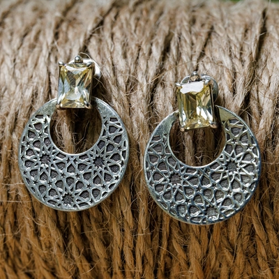 Argent Boucle d'oreille artisanal délicat